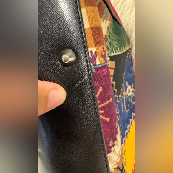 Isabella Fion Purse Lady With umbrella
Embroidered Multicolor Women's Bag - Picture 10 of 14